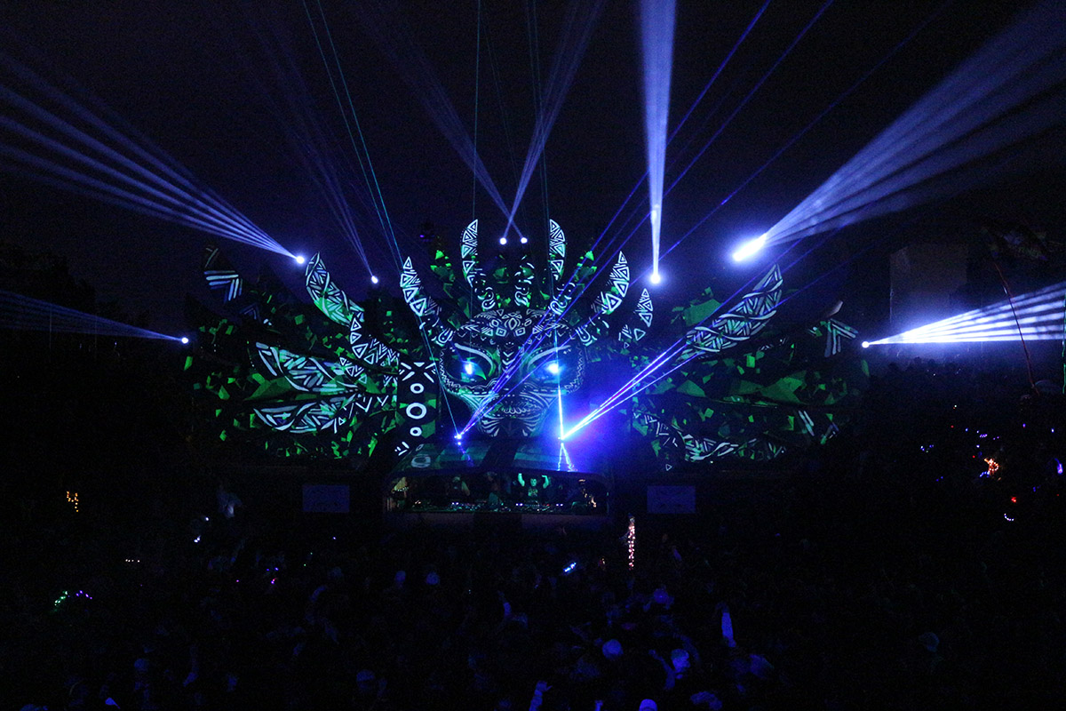  A Glastonbury First – Synergy Makes its Festival Debut