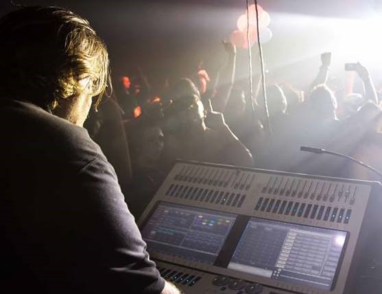 Sapphire Touch Proves its Flexibility  with Pulse Lighting